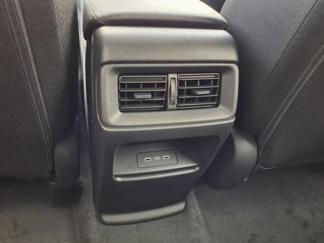 Photo of 2026 Platinum White Pearl Honda CR-V