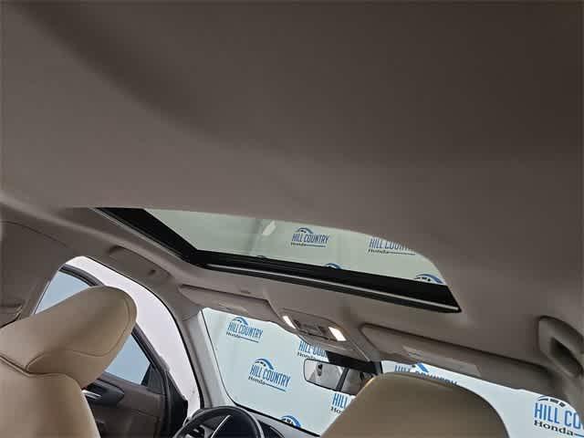 Photo of 2022 Opulent Amber Toyota Highlander