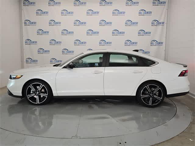 Photo of 2025 Platinum White Pearl Honda Accord Hybrid