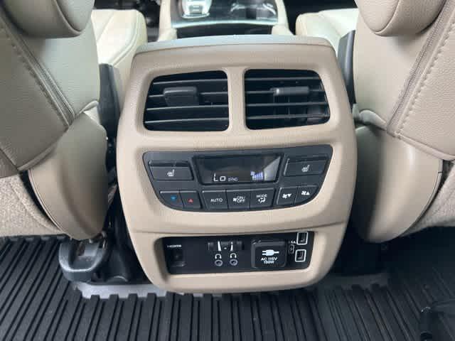Photo of 2022 Platinum White Pearl Honda Pilot