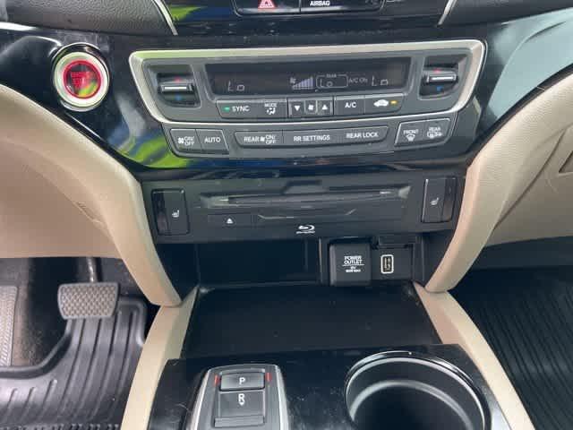 Photo of 2022 Platinum White Pearl Honda Pilot