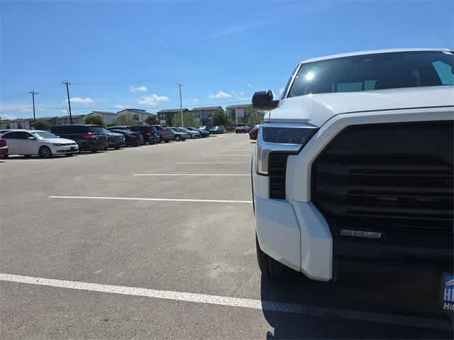 Photo of 2022 White Toyota Tundra