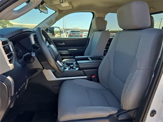 Photo of 2022 White Toyota Tundra
