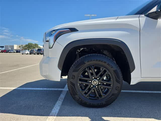 Photo of 2022 White Toyota Tundra