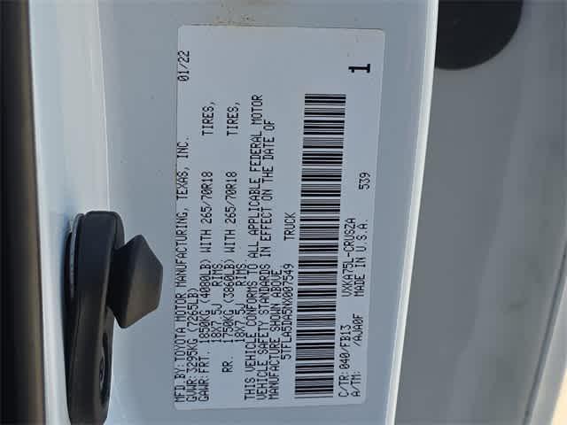 Photo of 2022 White Toyota Tundra
