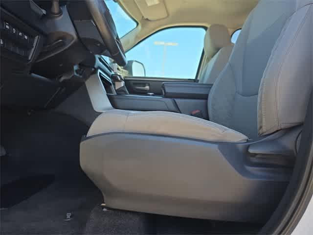Photo of 2022 White Toyota Tundra