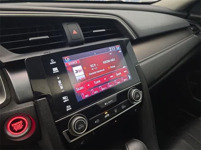 Photo of 2017 White Honda Civic