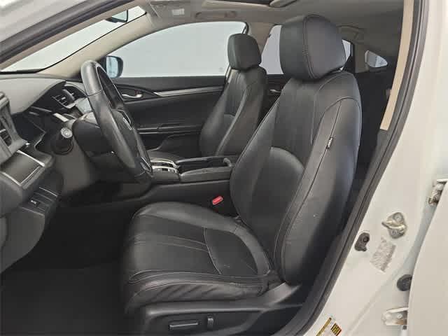 Photo of 2017 White Honda Civic
