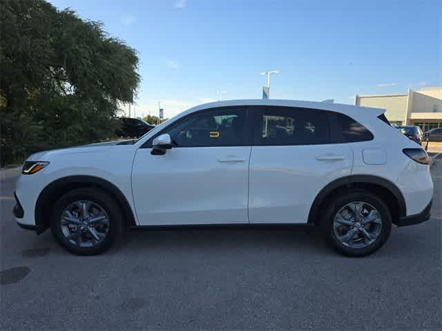 Photo of 2026 Platinum White Pearl Honda HR-V