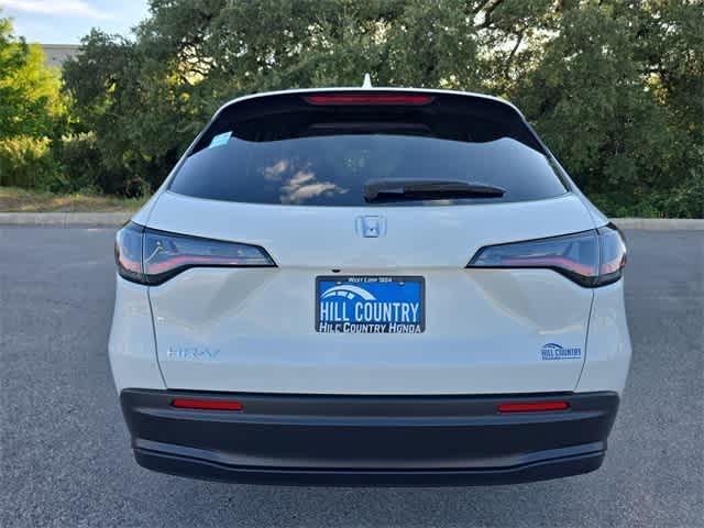 Photo of 2026 Platinum White Pearl Honda HR-V