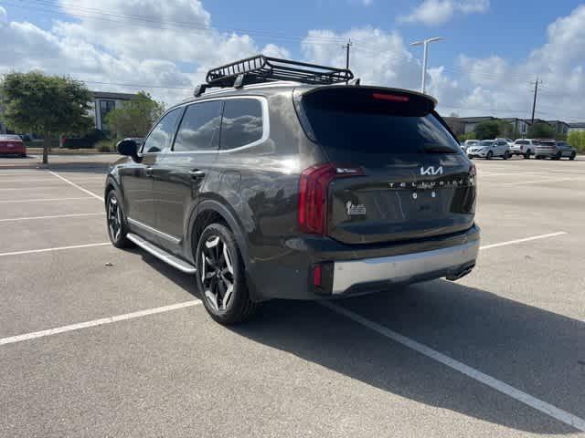 Photo of 2023 Dark Moss Kia Telluride