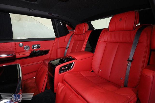 Photo of 2023 Black Diamond Rolls-Royce Phantom