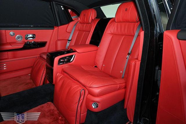 Photo of 2023 Black Diamond Rolls-Royce Phantom