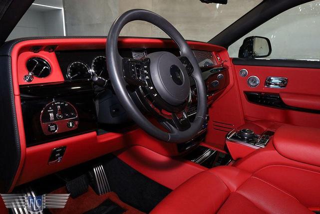 Photo of 2023 Black Diamond Rolls-Royce Phantom