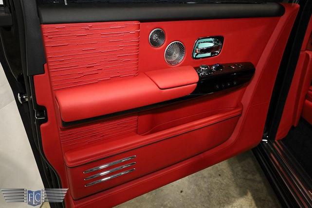 Photo of 2023 Black Diamond Rolls-Royce Phantom