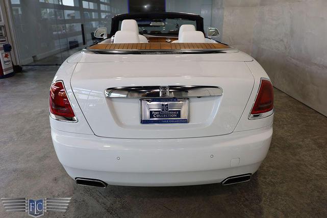 Photo of 2018 Arctic White / Midnight Sapphire Rolls-Royce Dawn