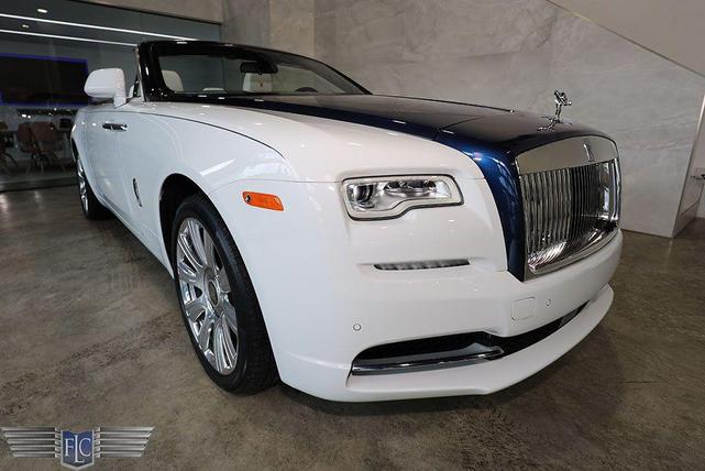 Photo of 2018 Arctic White / Midnight Sapphire Rolls-Royce Dawn
