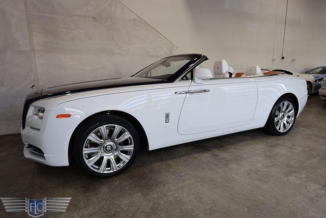 Photo of 2018 Arctic White / Midnight Sapphire Rolls-Royce Dawn