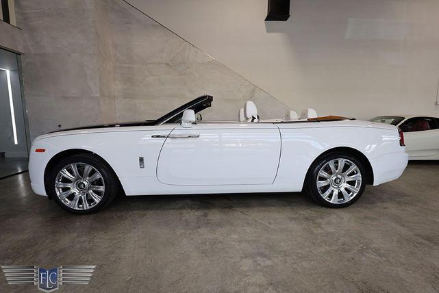 Photo of 2018 Arctic White / Midnight Sapphire Rolls-Royce Dawn
