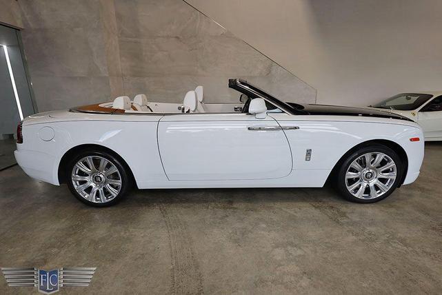 Photo of 2018 Arctic White / Midnight Sapphire Rolls-Royce Dawn