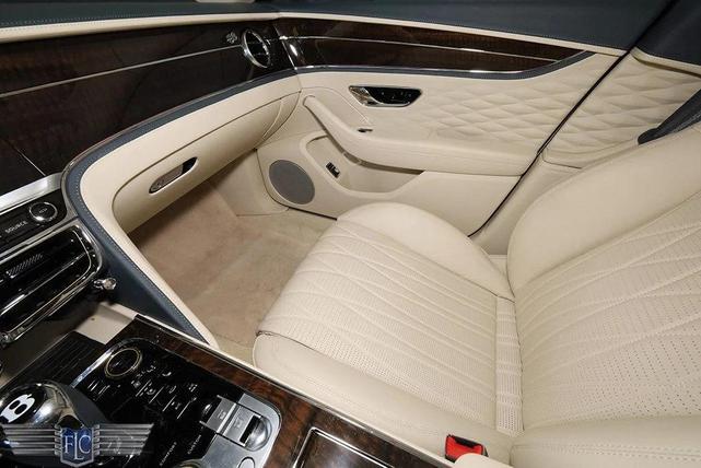 Photo of 2020 Glacier White Solid Bentley Flying Spur