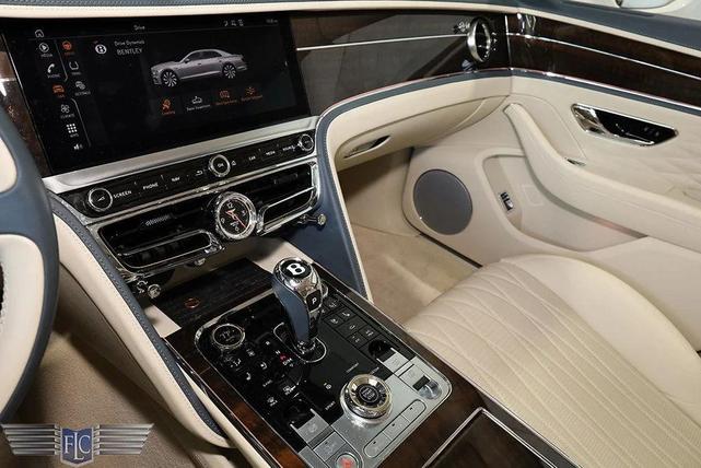 Photo of 2020 Glacier White Solid Bentley Flying Spur