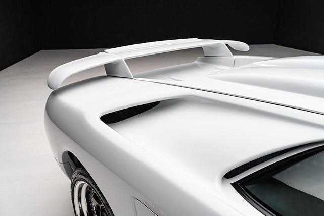 Photo of 1999 White Lamborghini Diablo