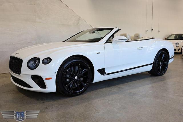 Photo of 2024 Snow Quartz Pearlescent by Mulliner Bentley Continental GT