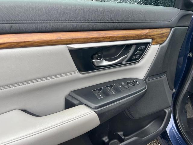 Photo of 2019 Obsidian Blue Pearl Honda CR-V