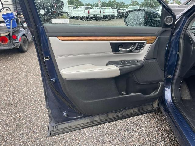 Photo of 2019 Obsidian Blue Pearl Honda CR-V
