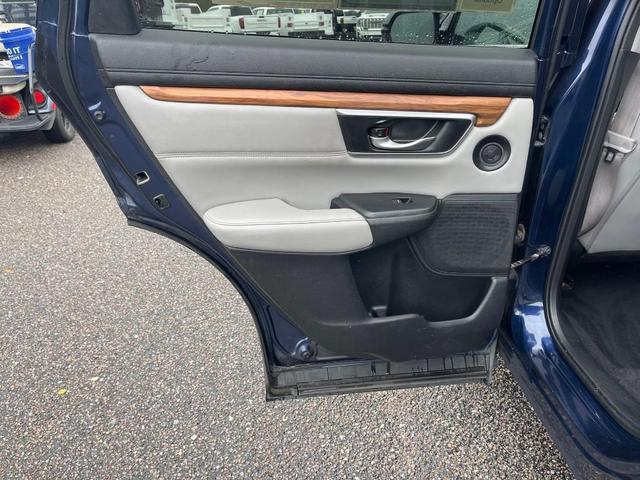 Photo of 2019 Obsidian Blue Pearl Honda CR-V