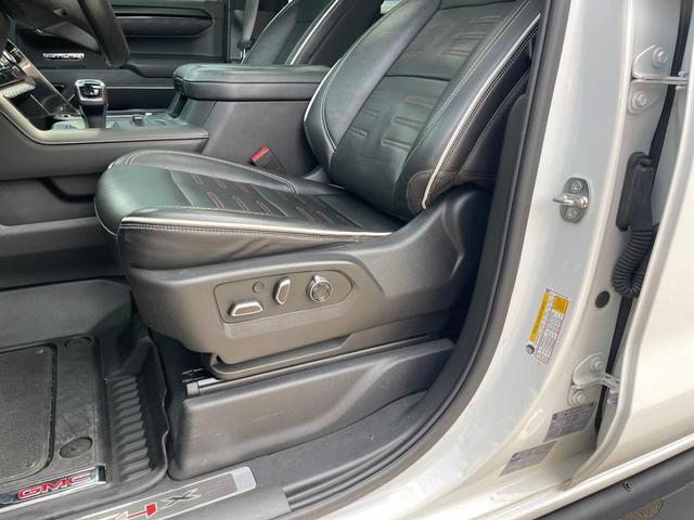 Photo of 2022 Summit White GMC Sierra 1500