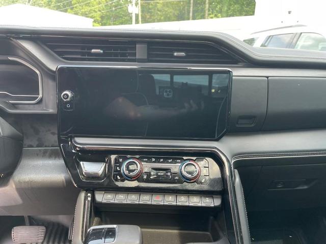 Photo of 2022 Summit White GMC Sierra 1500