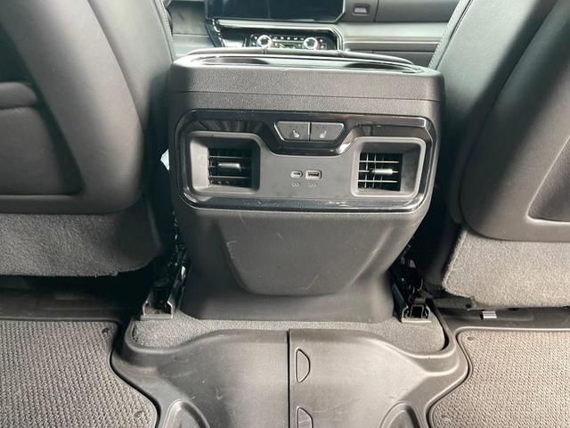 Photo of 2022 Summit White GMC Sierra 1500