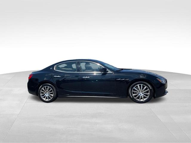 Photo of 2014 Nero Maserati Ghibli