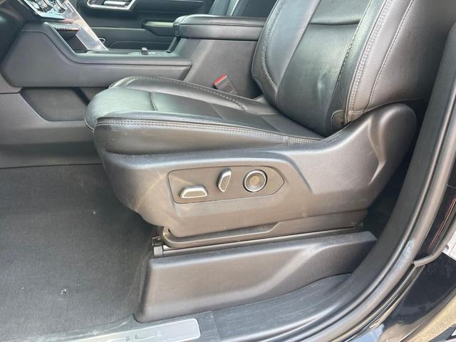 Photo of 2024 Onyx Black GMC Sierra 2500
