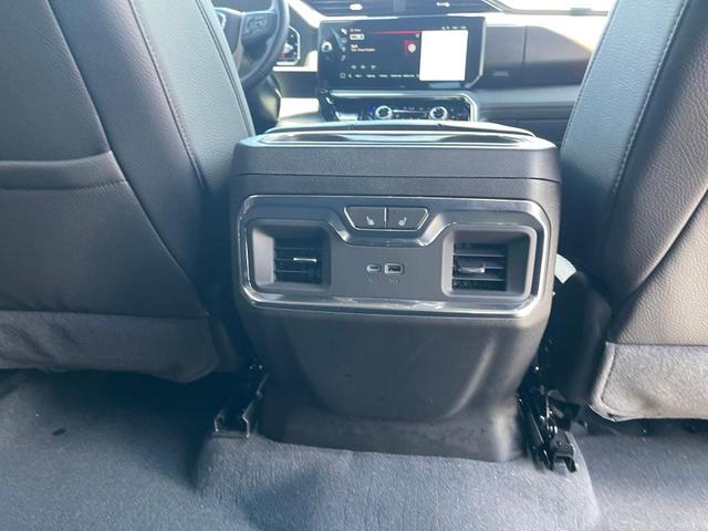 Photo of 2024 Onyx Black GMC Sierra 1500