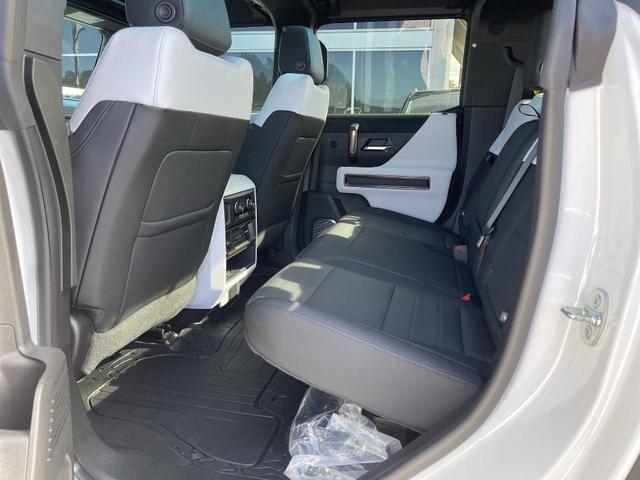 Photo of 2022 White GMC HUMMER EV
