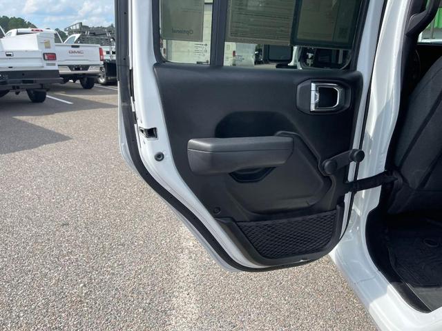 Photo of 2024 Bright White Clearcoat Jeep Wrangler