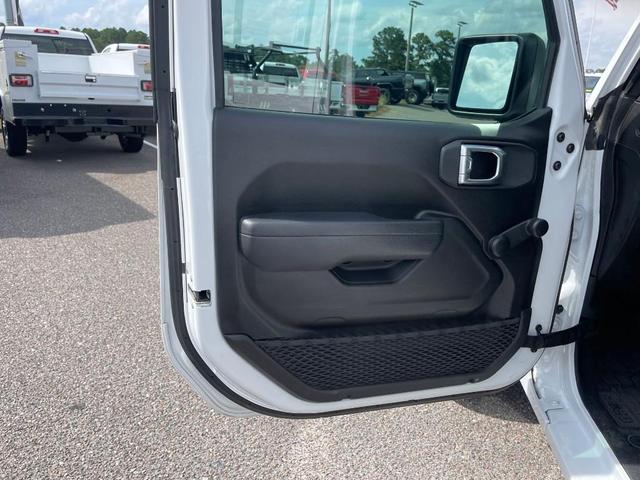 Photo of 2024 Bright White Clearcoat Jeep Wrangler