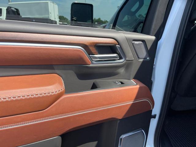 Photo of 2024 White Frost Tri-Coat GMC Sierra 3500