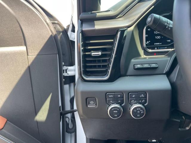 Photo of 2024 White Frost Tri-Coat GMC Sierra 3500