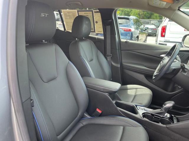Photo of 2025 Moonstone Gray Metallic Buick Encore GX