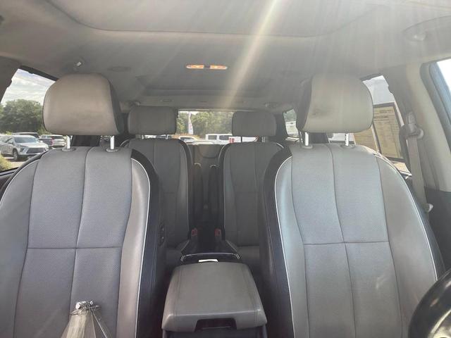 Photo of 2018 Platinum Graphite Kia Sedona