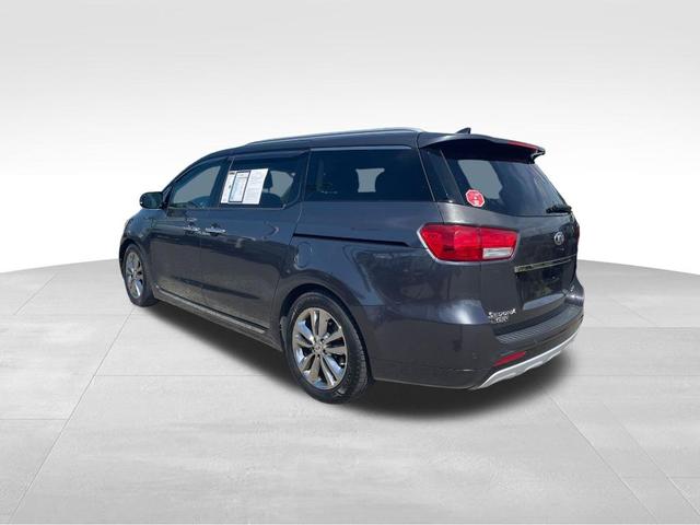 Photo of 2018 Platinum Graphite Kia Sedona