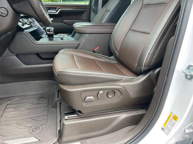 Photo of 2023 White Frost Tri-Coat GMC Sierra 1500