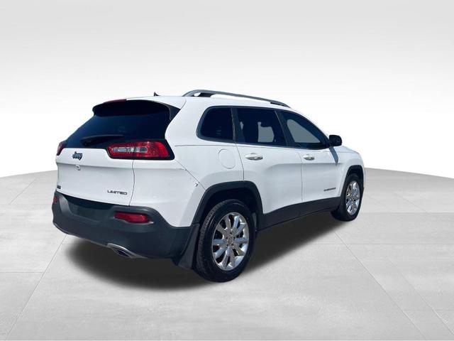Photo of 2016 Bright White Clearcoat Jeep Cherokee