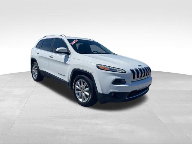 Photo of 2016 Bright White Clearcoat Jeep Cherokee