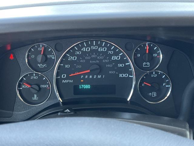 Photo of 2024 Summit White GMC Savana 2500