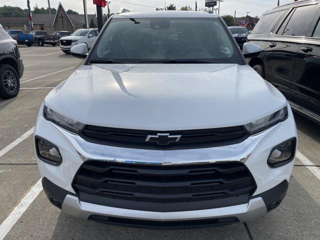 Photo of 2023 Summit White Chevrolet Trailblazer
